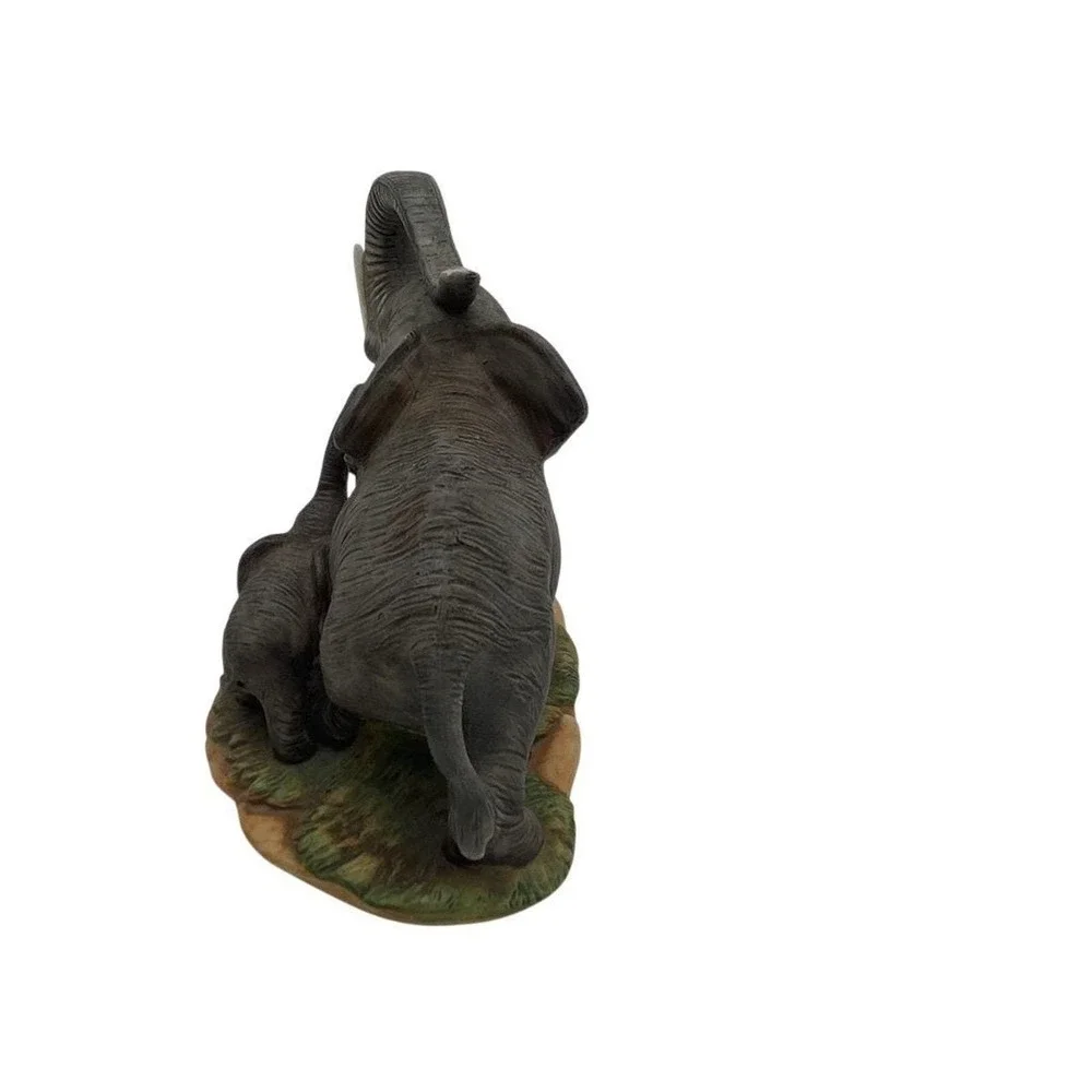 Homco elephant mother